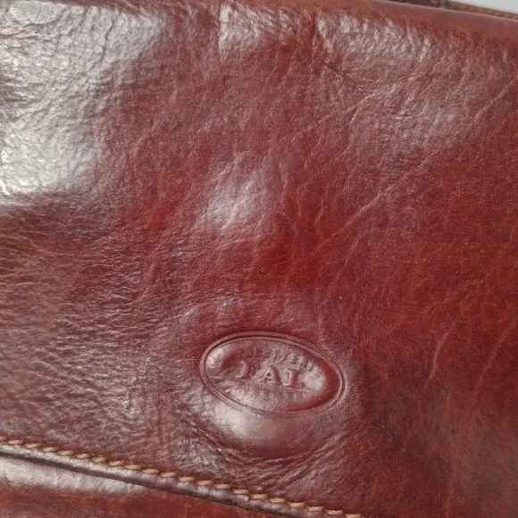 Made in Florence Leather Crossbody Bag - Picture 4 of 8